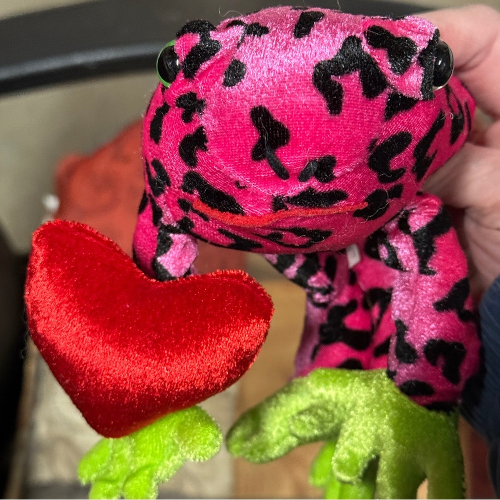 Pink Leopard Print Frog with red Heart vintage Plush 8.5” - Picture 9 of 10